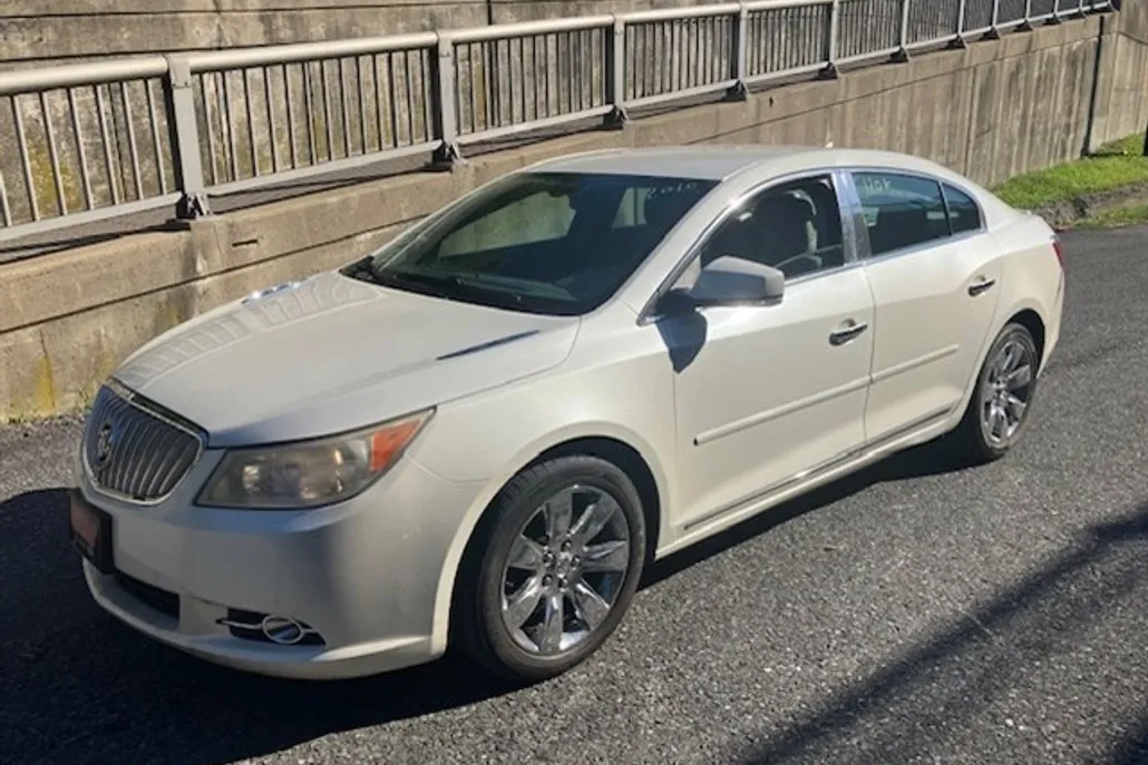 2010 Buick LaCrosse CXL photo 1
