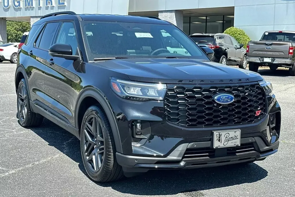 2025 Ford Explorer ST photo 1