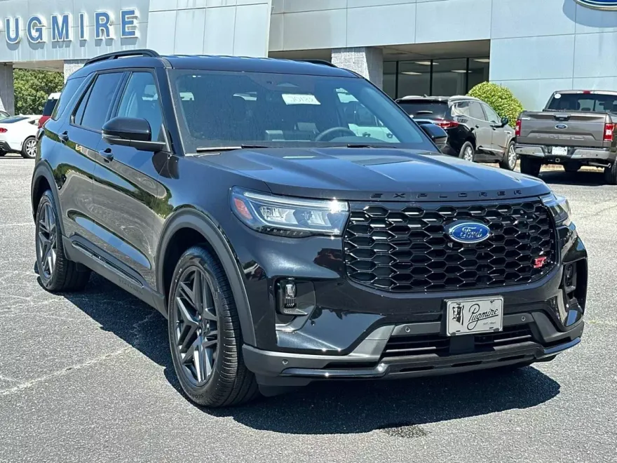 2025 Ford Explorer ST photo 1
