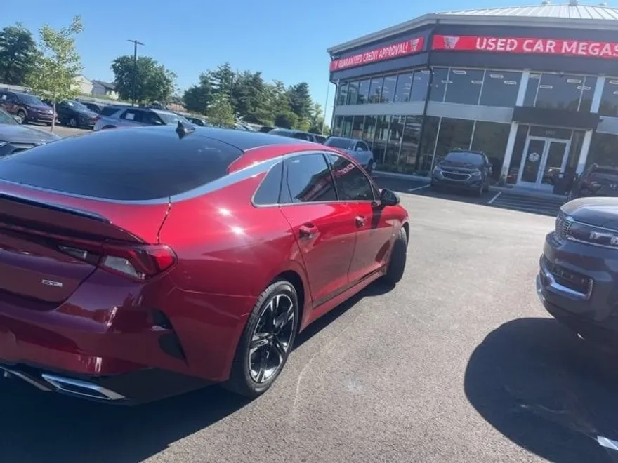 2024 Kia K5 GT-Line photo 1