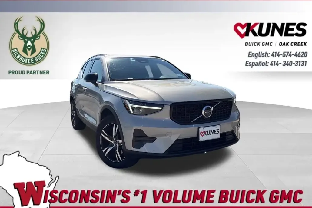2024 Volvo XC40 Core photo 1