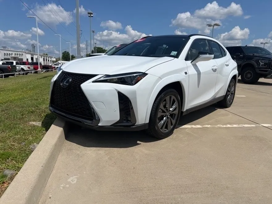 2024 Lexus UX 250h F SPORT Design photo 1