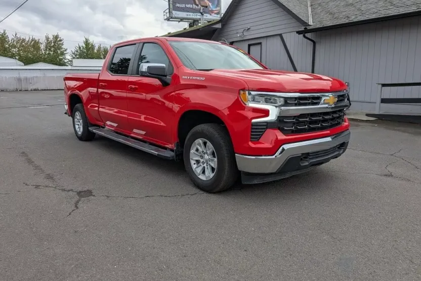 2024 Chevrolet Silverado 1500 LT photo 1