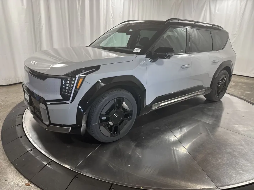 2026 Kia EV9 GT-Line photo 1