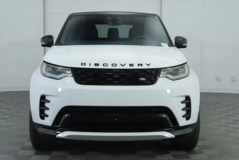 2024 Land Rover Discovery P360 Dynamic SE photo 1