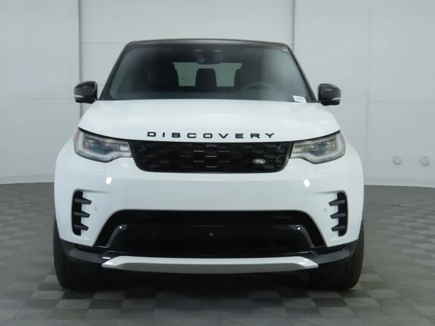 2024 Land Rover Discovery P360 Dynamic SE photo 1
