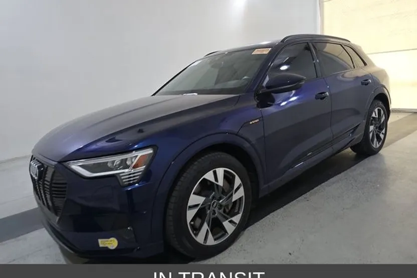 2022 Audi e-tron Premium photo 1