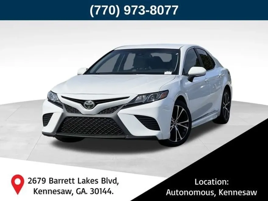 2018 Toyota Camry SE XLE photo 1