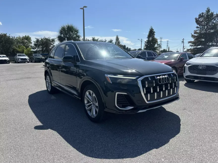 2025 Audi Q7 Premium Plus photo 1