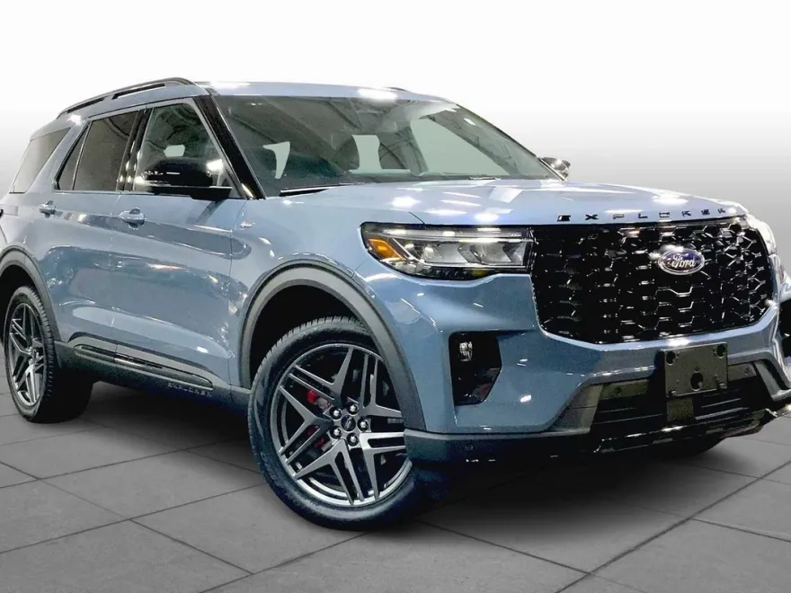 2025 Ford Explorer ST-Line photo 1