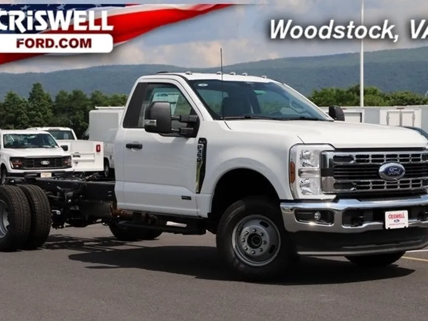 2025 Ford F-350 photo 1