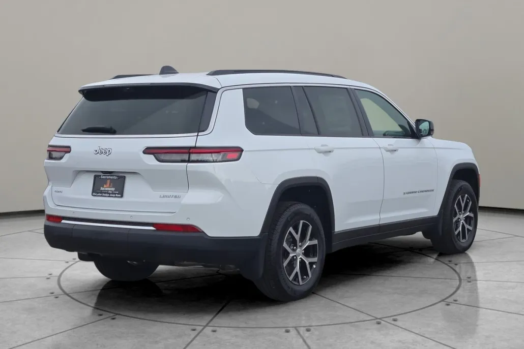 2025 Jeep Grand Cherokee Limited photo 1