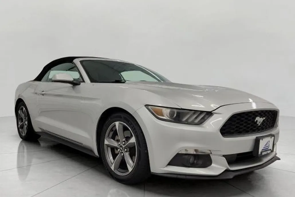 2015 Ford Mustang V6 Convertible photo 1