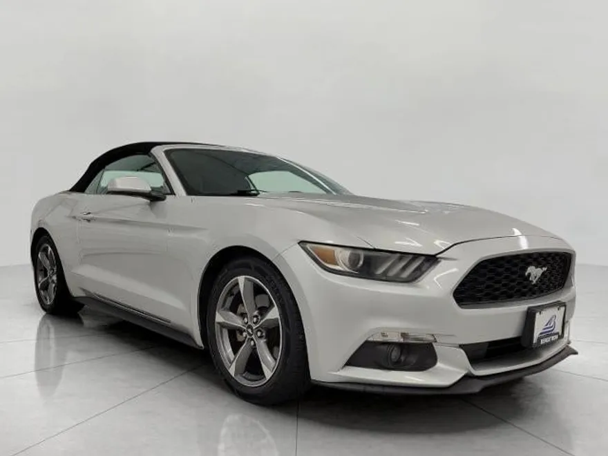 2015 Ford Mustang V6 Convertible photo 1