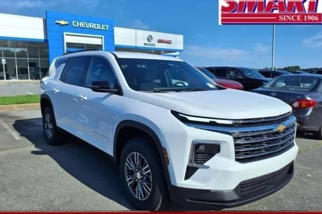 2025 Chevrolet Traverse photo 1