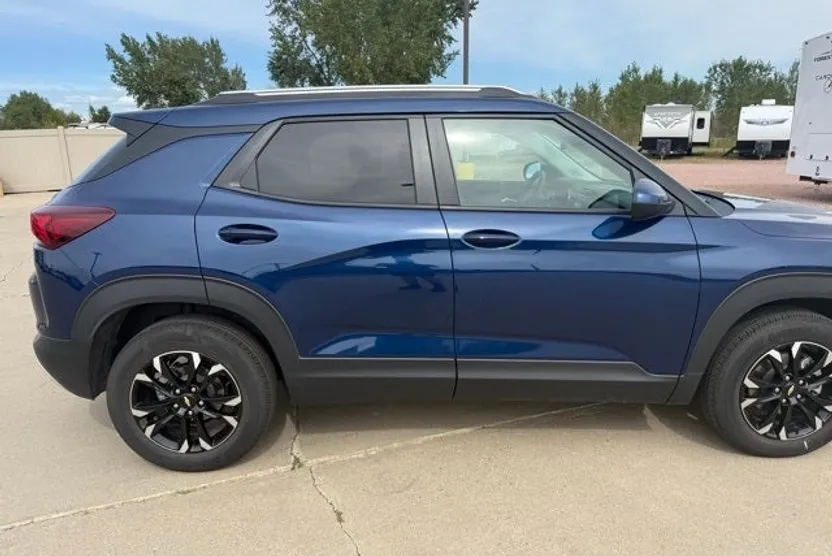 2022 Chevrolet Trailblazer LT photo 1