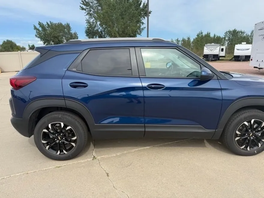 2022 Chevrolet Trailblazer LT photo 1