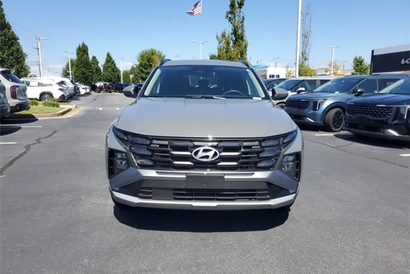 2025 Hyundai Tucson SEL photo 1