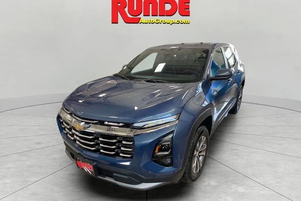 2026 Chevrolet Equinox LT photo 1