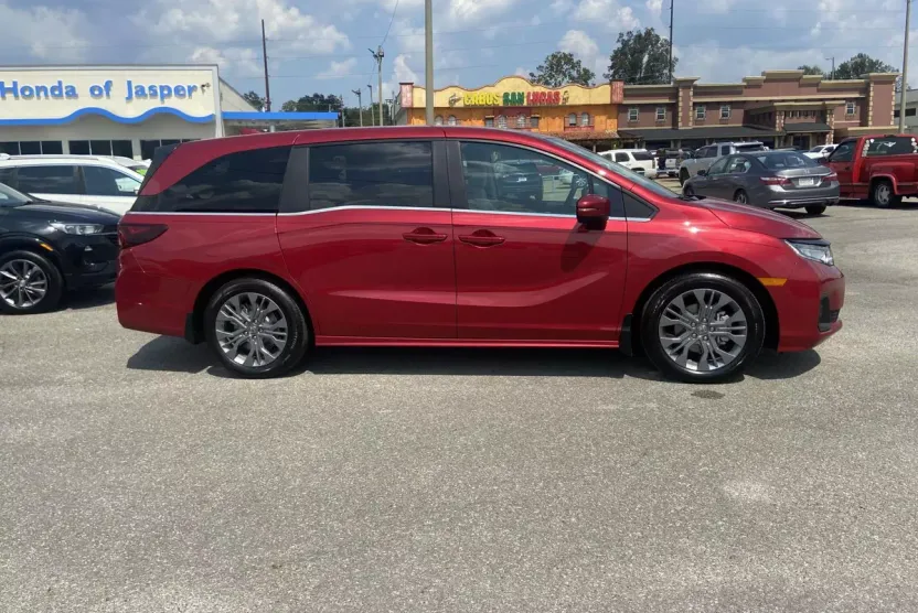 2026 Honda Odyssey Touring photo 1