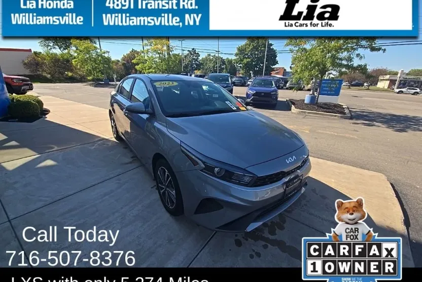 2023 Kia Forte LXS photo 1