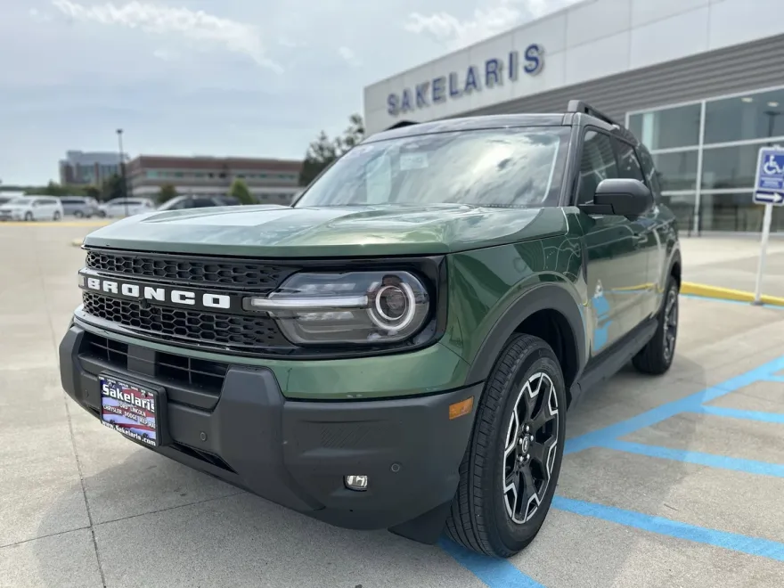2025 Ford Bronco Sport Outer Banks photo 1