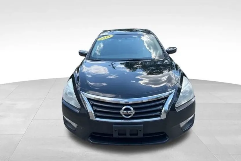 2014 Nissan Altima 2.5 SV photo 1