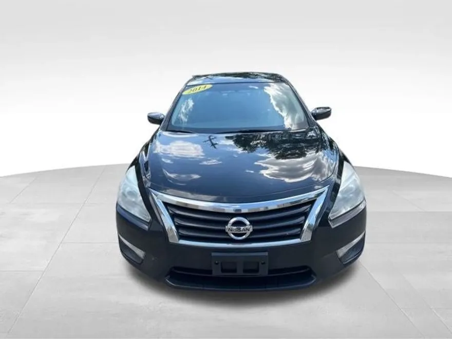 2014 Nissan Altima 2.5 SV photo 1