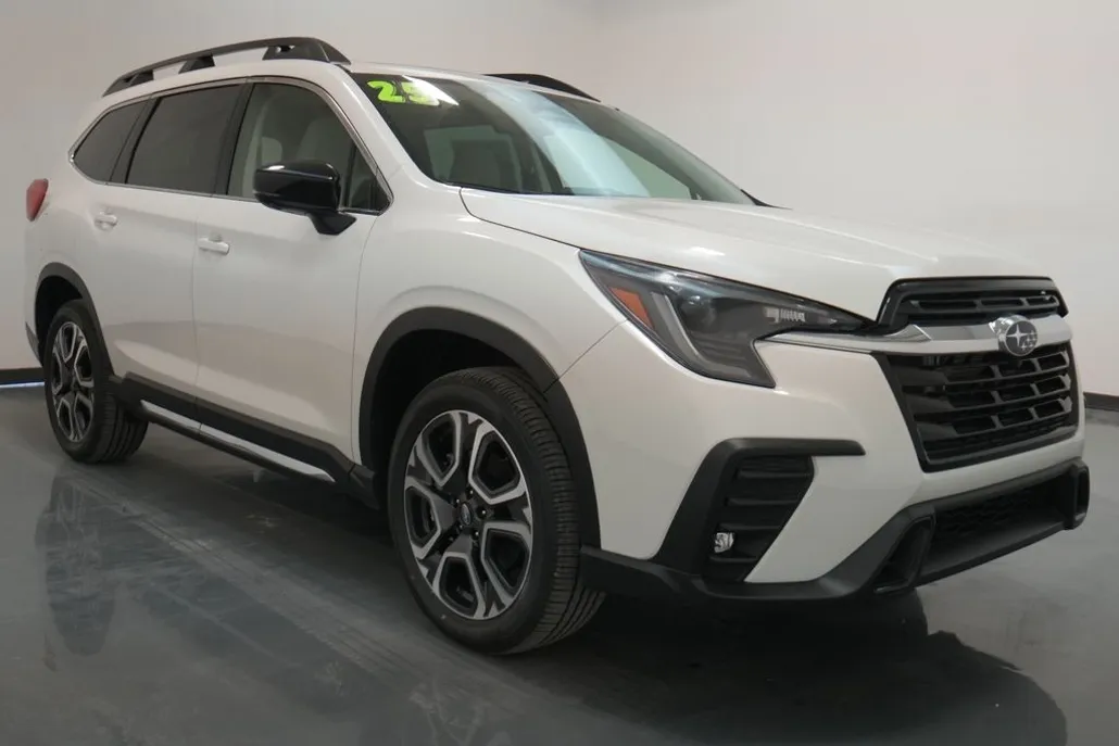 2025 Subaru Ascent Limited photo 1