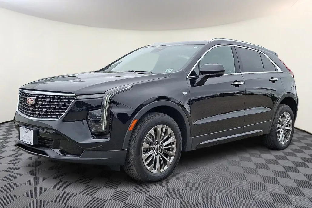 2024 Cadillac XT4 Premium Luxury photo 1