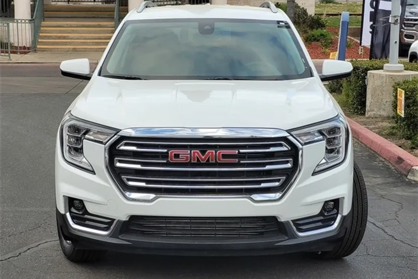 2024 Gmc Terrain SLT photo 1