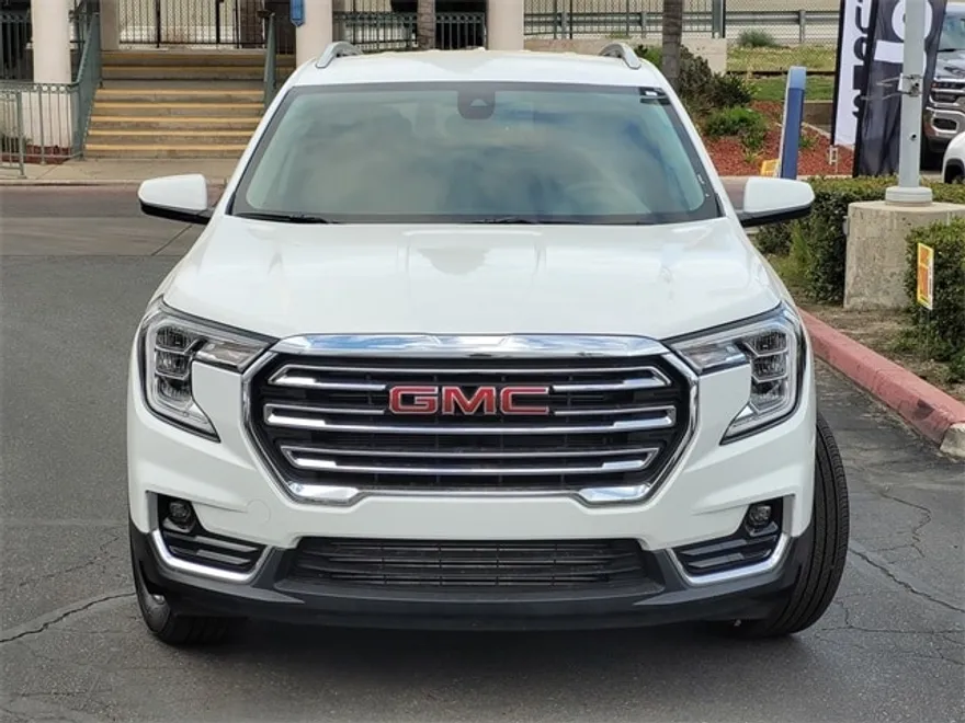 2024 Gmc Terrain SLT photo 1