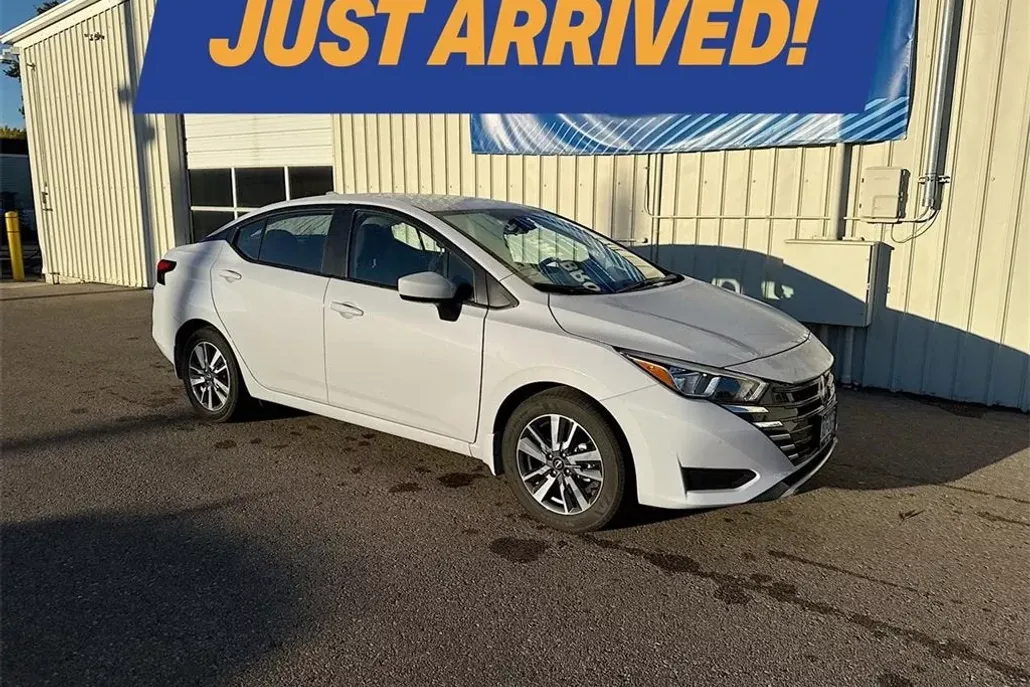 2024 Nissan Versa 1.6 SV photo 1