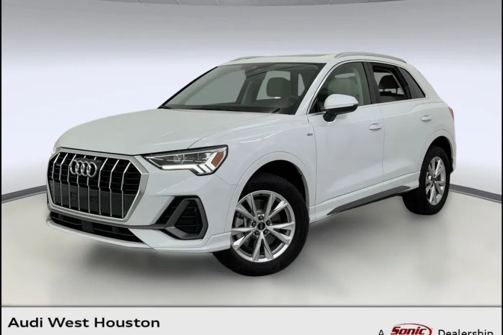 2025 Audi Q3 S line Premium photo 1