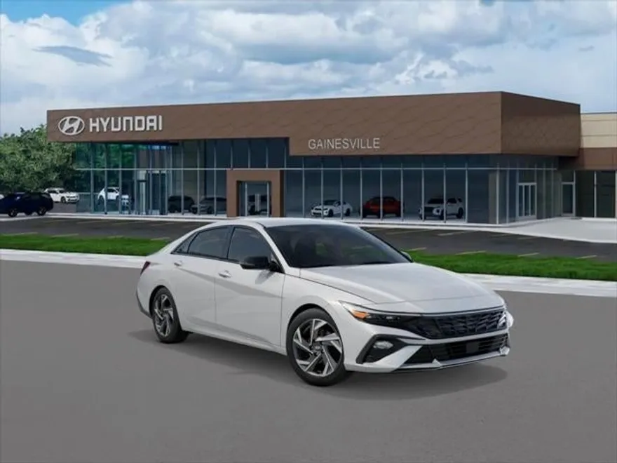 2025 Hyundai Elantra SEL Sport photo 1
