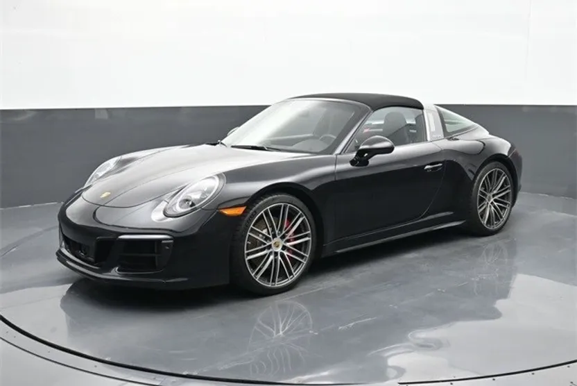 2019 Porsche 911 4S Targa 4 GTS photo 1