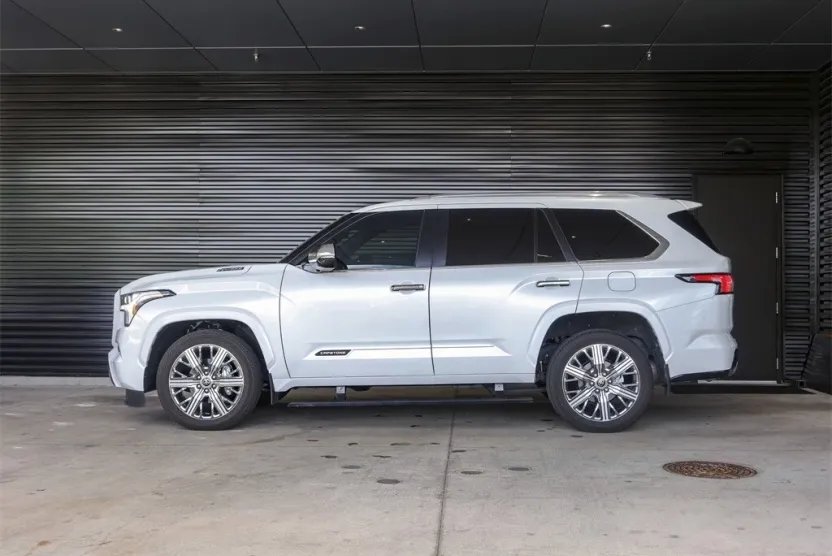 2024 Toyota Sequoia Capstone photo 1