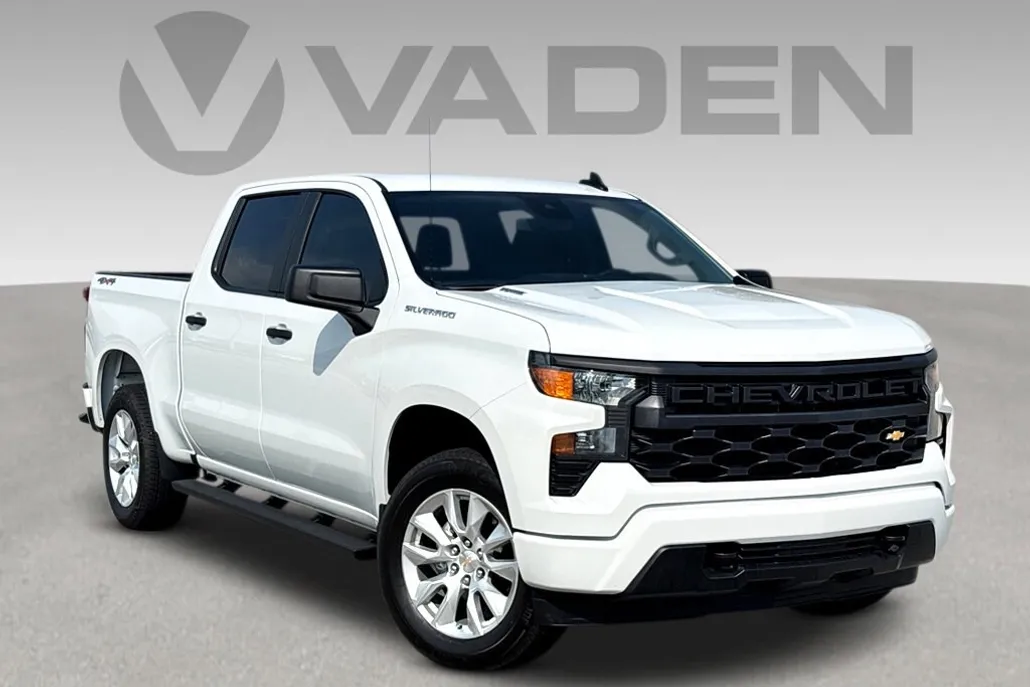 2025 Chevrolet Silverado 1500 Custom photo 1