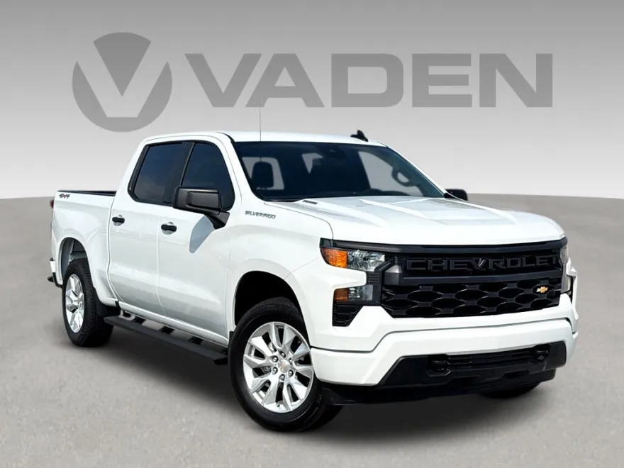 2025 Chevrolet Silverado 1500 Custom photo 1
