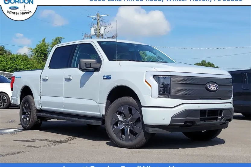 2025 Ford F-150 Lightning photo 1