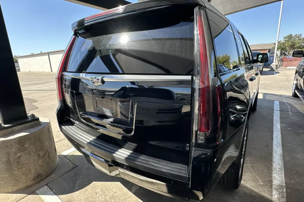 2017 Cadillac Escalade Platinum Sport photo 1