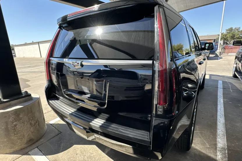 2017 Cadillac Escalade Platinum Sport photo 1