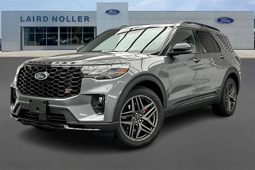 2025 Ford Explorer ST photo 1