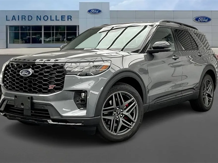 2025 Ford Explorer ST photo 1
