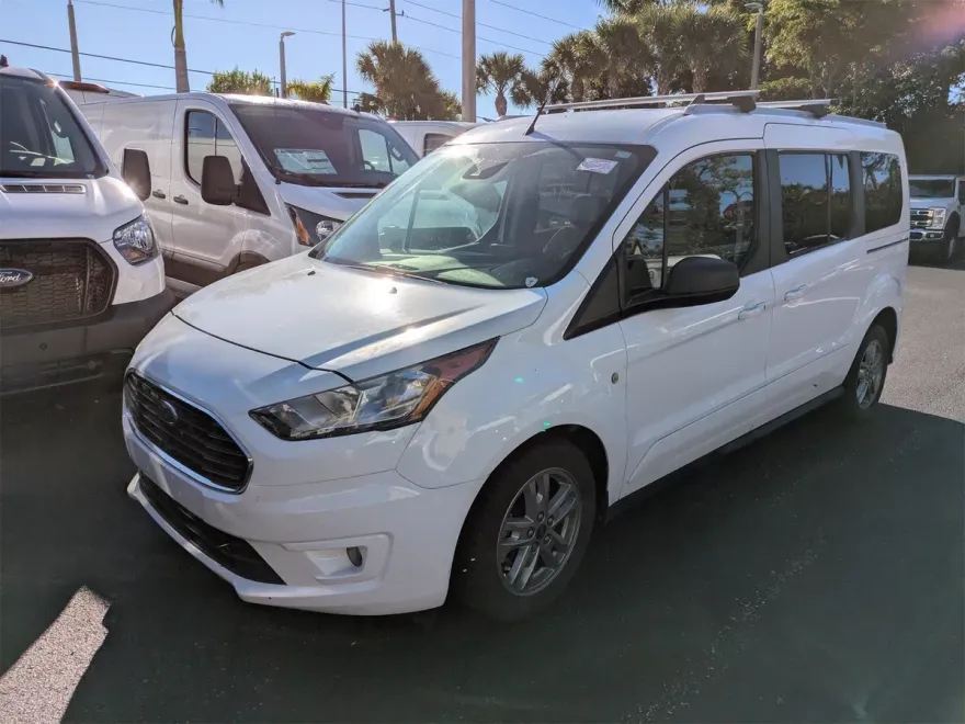 2022 Ford Transit Connect XLT photo 1