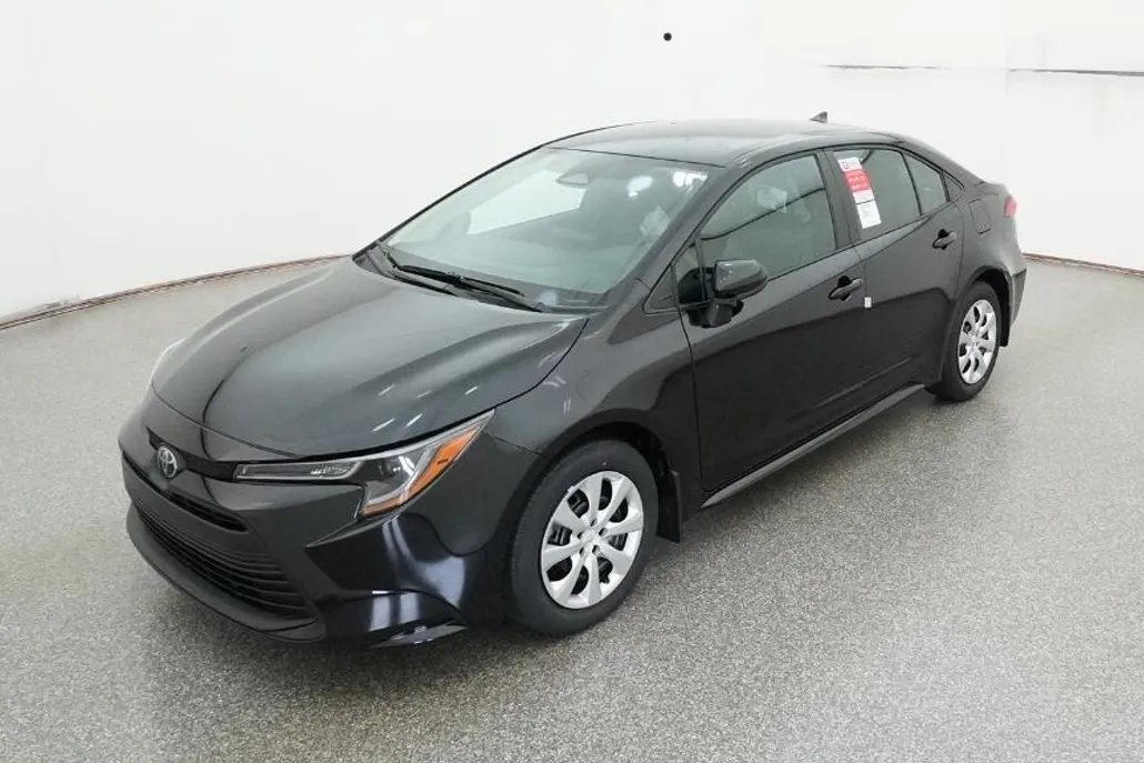2026 Toyota Corolla LE photo 1