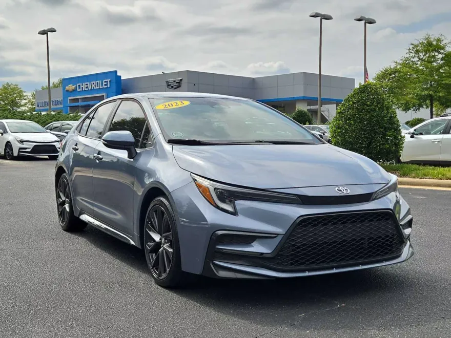 2023 Toyota Corolla SE photo 1