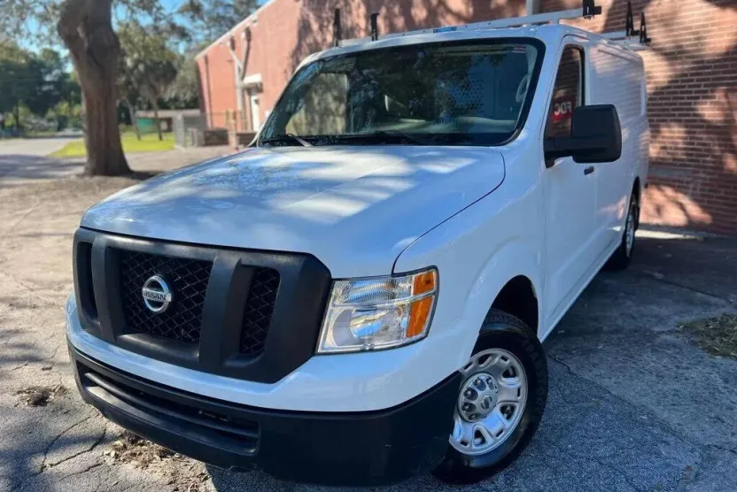 2021 Nissan NV2500 HD Cargo SV photo 1