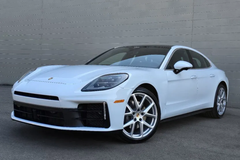 2024 Porsche Panamera 4 photo 1