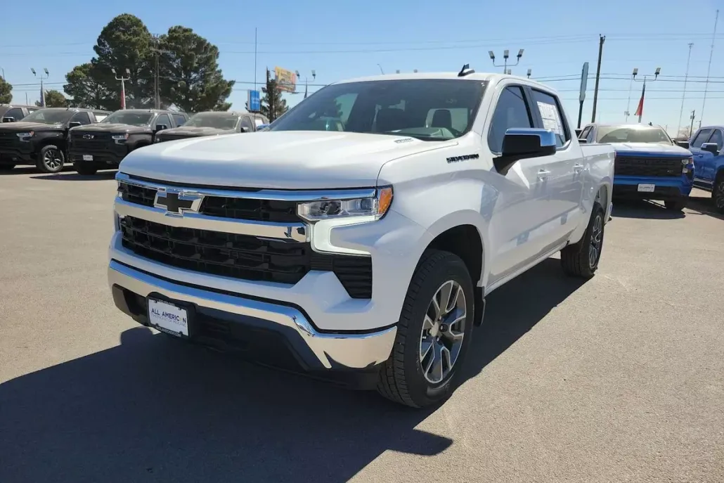 2025 Chevrolet Silverado 1500 LT photo 1